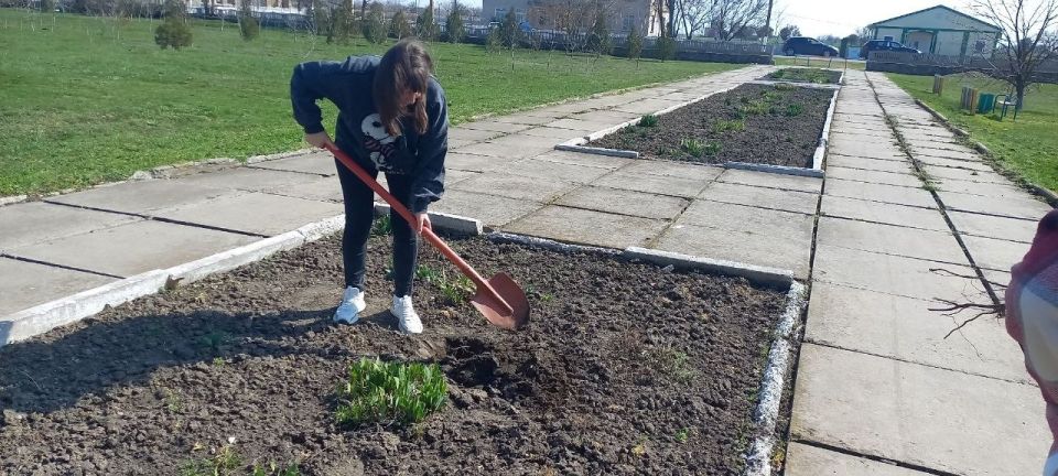 Плавское расцветает: жители села присоединились к акции «Посади первоцвет» Плавское расцветает: жители села присоединились к акции «Посади первоцвет»