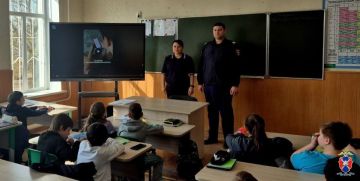 В Херсонской области сотрудники Госавтоинспекции провели профилактические занятия со школьниками