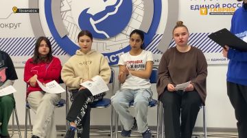 Павел Тропкин вручил благодарности росгвардейцам за активное участие в патриотическом воспитании молодежи