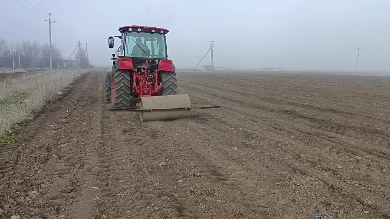 В Новотроицком лесхозе провели прикатывание почвы для сохранения будущих лесов