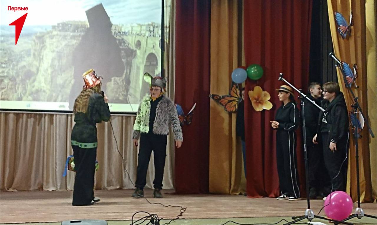 Первые Верхнесерогозской школы приняли участие в игре «Вся жизнь — театр» Первые Верхнесерогозской школы приняли участие в игре «Вся жизнь — театр»