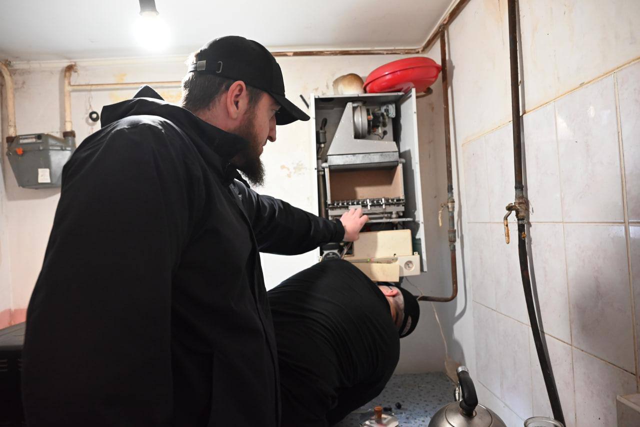 Аварийная бригада из Кабардино-Балкарии восстановила отопление в доме семьи участника СВО в Скадовске Аварийная бригада из Кабардино-Балкарии восстановила отопление в доме семьи участника СВО в Скадовске