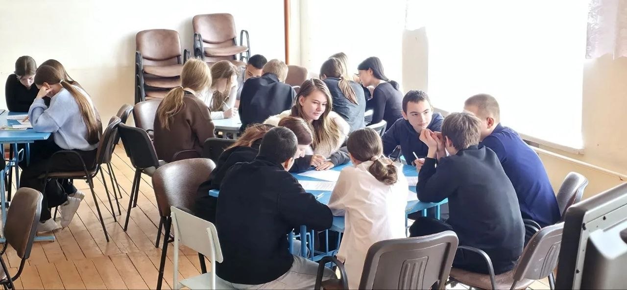 От знаний к ответственности: для учеников Александровской школы провели мероприятие ко Дню молодого избирателя От знаний к ответственности: для учеников Александровской школы провели мероприятие ко Дню молодого избирателя