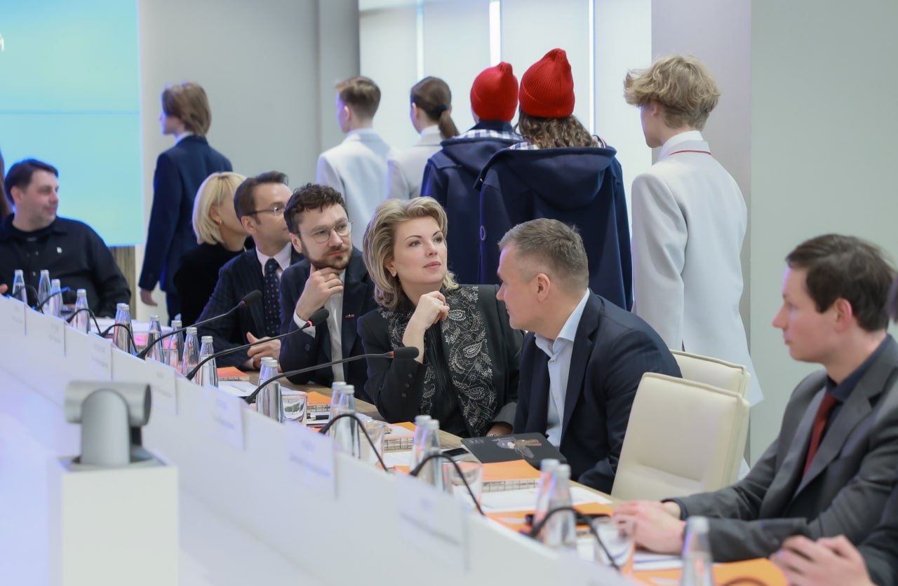 Разработку нового российского стиля обсудили на заседании коллегии Совета при НЦ «Россия» Разработку нового российского стиля обсудили на заседании коллегии Совета при НЦ «Россия»