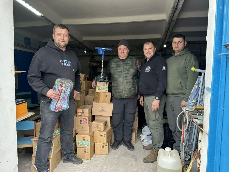 Волонтёры Краснодара посетили Алешкинский детский дом, который сегодня размещен в Скадовске Волонтёры Краснодара посетили Алешкинский детский дом, который сегодня размещен в Скадовске