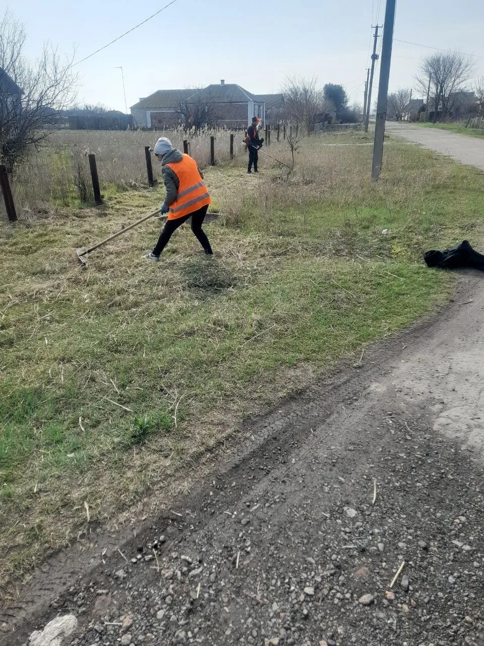 Работы по благоустройству продолжаются Работы по благоустройству продолжаются