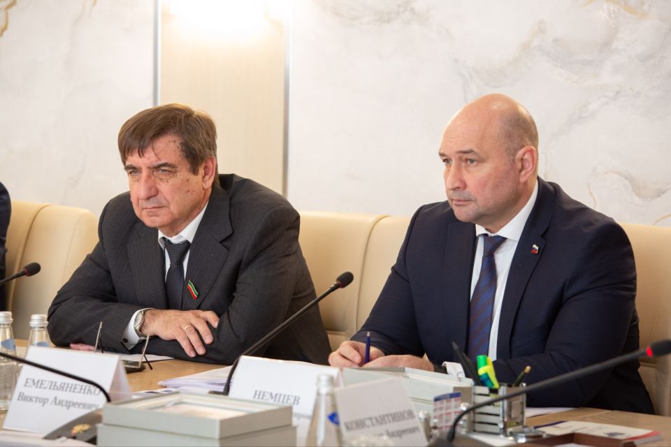 Владимир Константинов: На заседании Комиссии Совета законодателей России по интеграции новых субъектов РФ в правовую систему Российской Федерации поддержали важные для жителей Донбасса, Запорожской и Херсонской областей... Владимир Константинов: На заседании Комиссии Совета законодателей России по интеграции новых субъектов РФ в правовую систему Российской Федерации поддержали важные для жителей Донбасса, Запорожской и Херсонской областей...