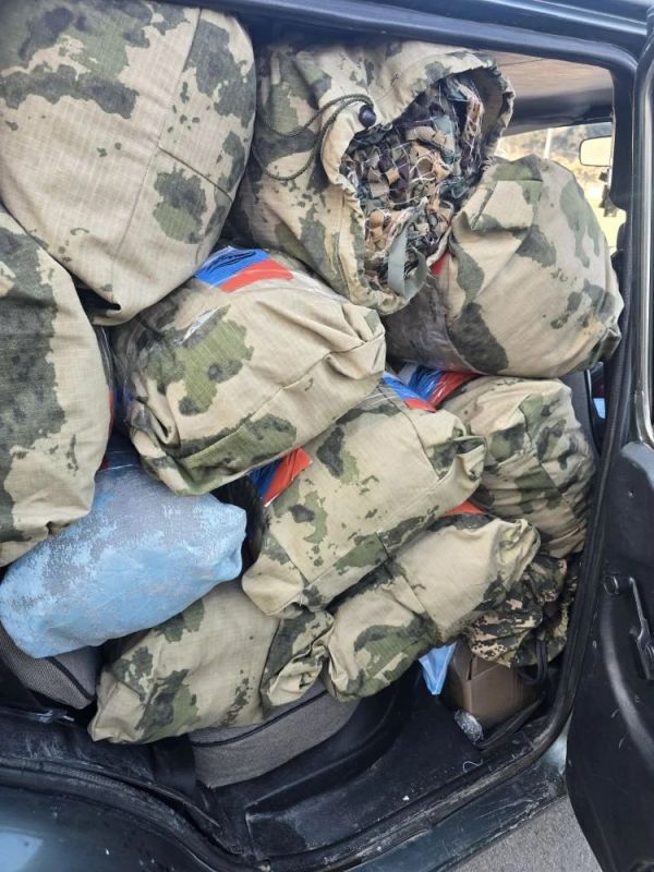 Священнослужители Симферопольской и Джанкойской епархий Крымской митрополии совершили очередную гуманитарную поездку в Херсонскую область Священнослужители Симферопольской и Джанкойской епархий Крымской митрополии совершили очередную гуманитарную поездку в Херсонскую область