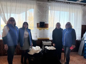 Активисты «Единой России» передали 500 детских памперсов в Нижнесерогозскую ЦРБ