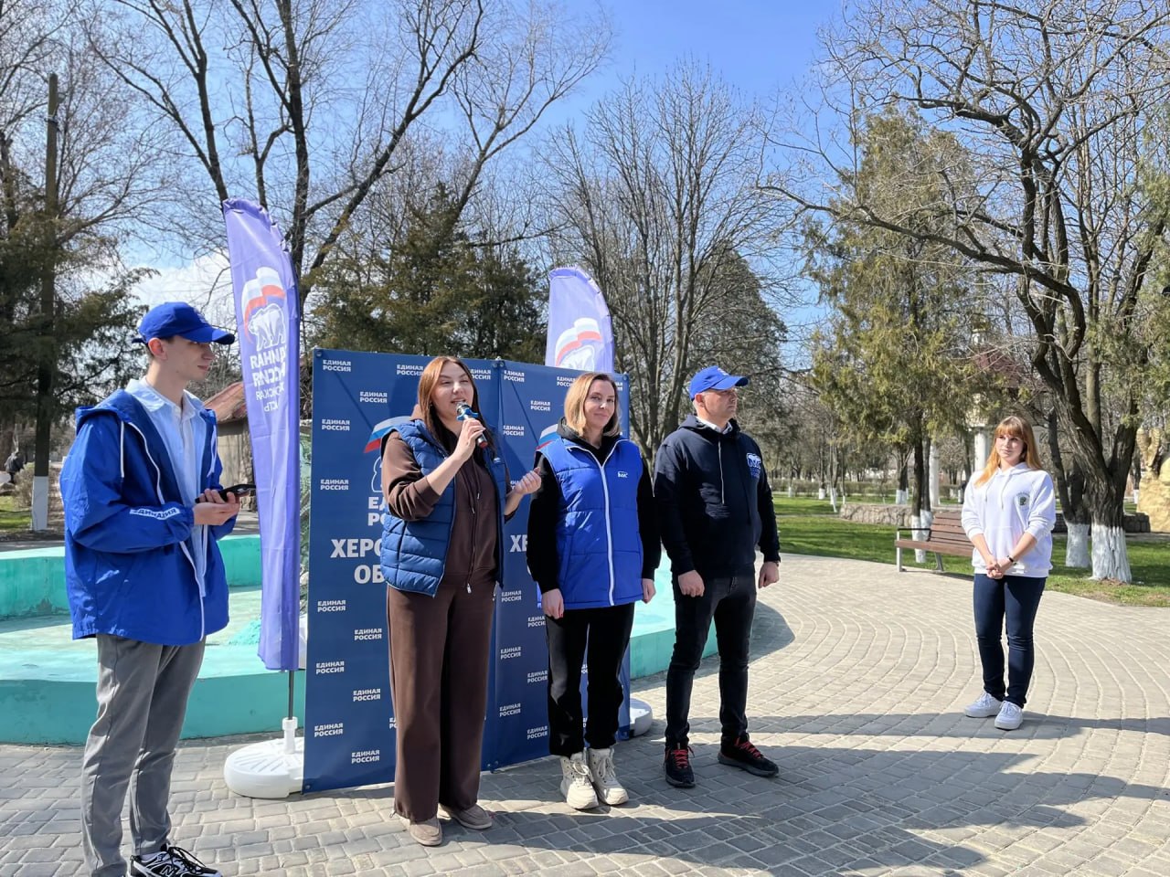 Волонтёры «Единой России» и активисты акции «Сад памяти» высадили в Троицком парке Новотроицкого округа 50 крымских сосен