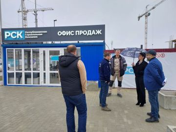 Юлия Семякина: Рабочая группа проверила стройки многоквартирных домов в Геническе