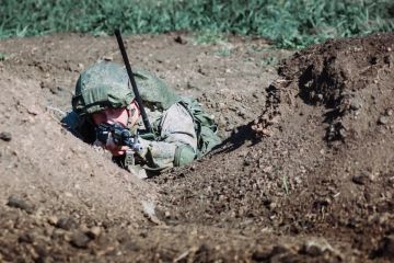 Боец РФ из стрелкового оружия сбил 12 дронов ВСУ под Херсоном