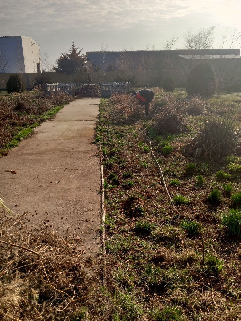 В Черноморовке прошел первый весенний субботник В Черноморовке прошел первый весенний субботник