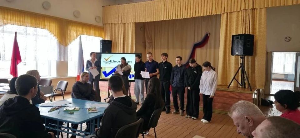 Учащиеся Александровской школы побывали в роли депутатов Учащиеся Александровской школы побывали в роли депутатов