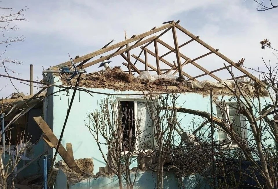 ВСУ сбросили дрон на жилой дом в Вольной Украине