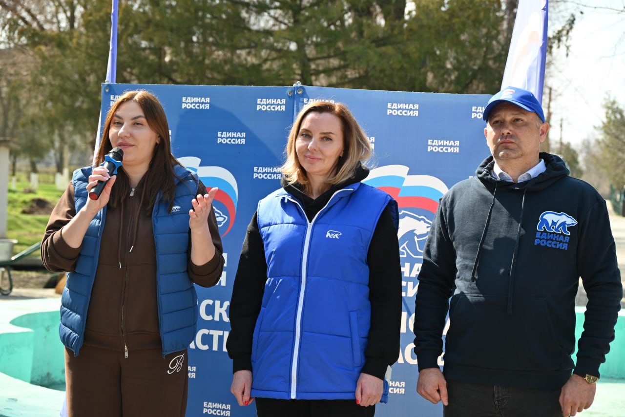 В Новотроицком округе в рамках акции «Сад памяти» высадили 50 крымских сосен в Троицком парке В Новотроицком округе в рамках акции «Сад памяти» высадили 50 крымских сосен в Троицком парке