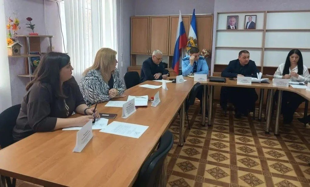 В Чаплинке состоялось очередное заседание комиссии по делам несовершеннолетних и защите их прав (КДН и ЗП)