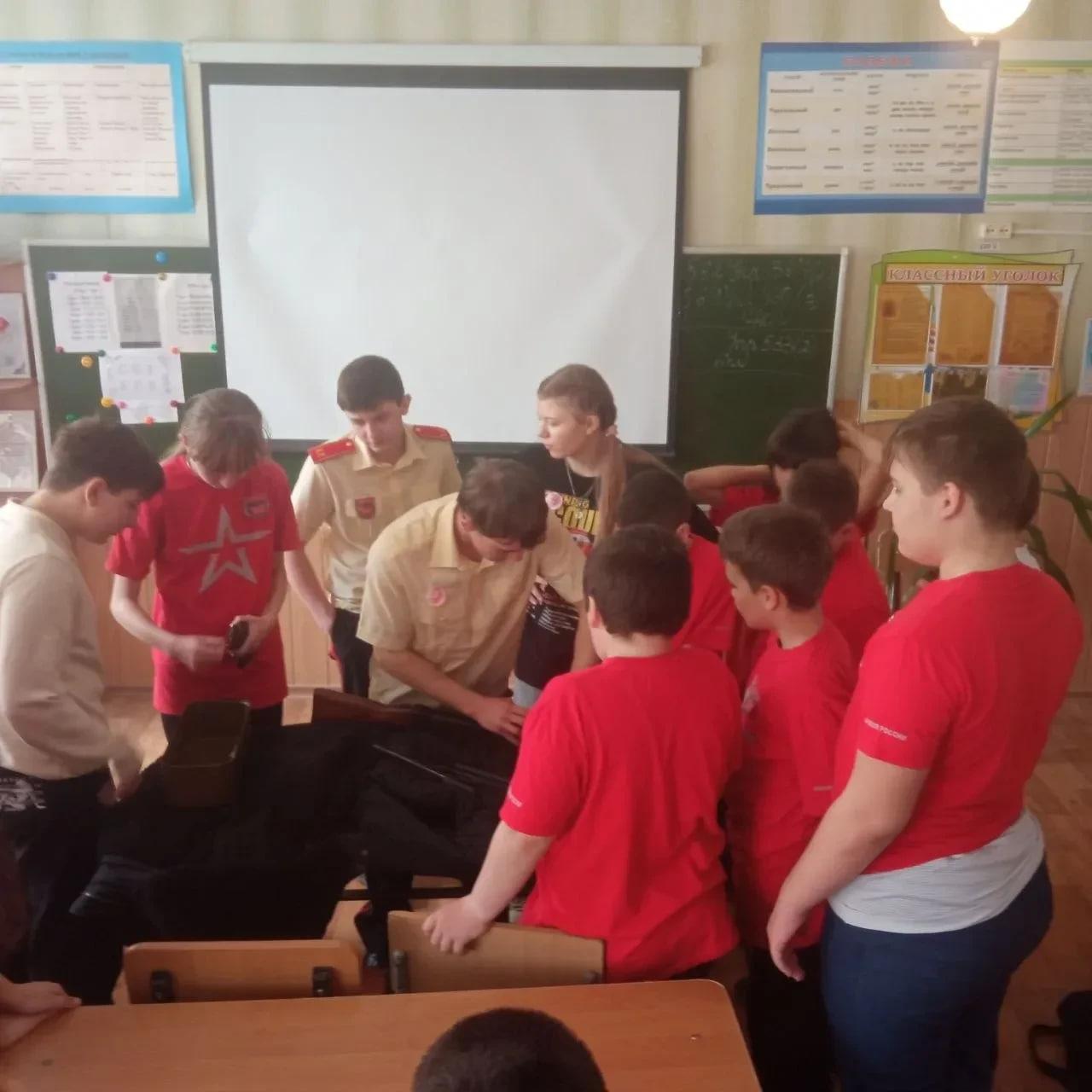 В Скадовской школе №3 прошёл отборочный тур военно-патриотической игры «Зарница» В Скадовской школе №3 прошёл отборочный тур военно-патриотической игры «Зарница»