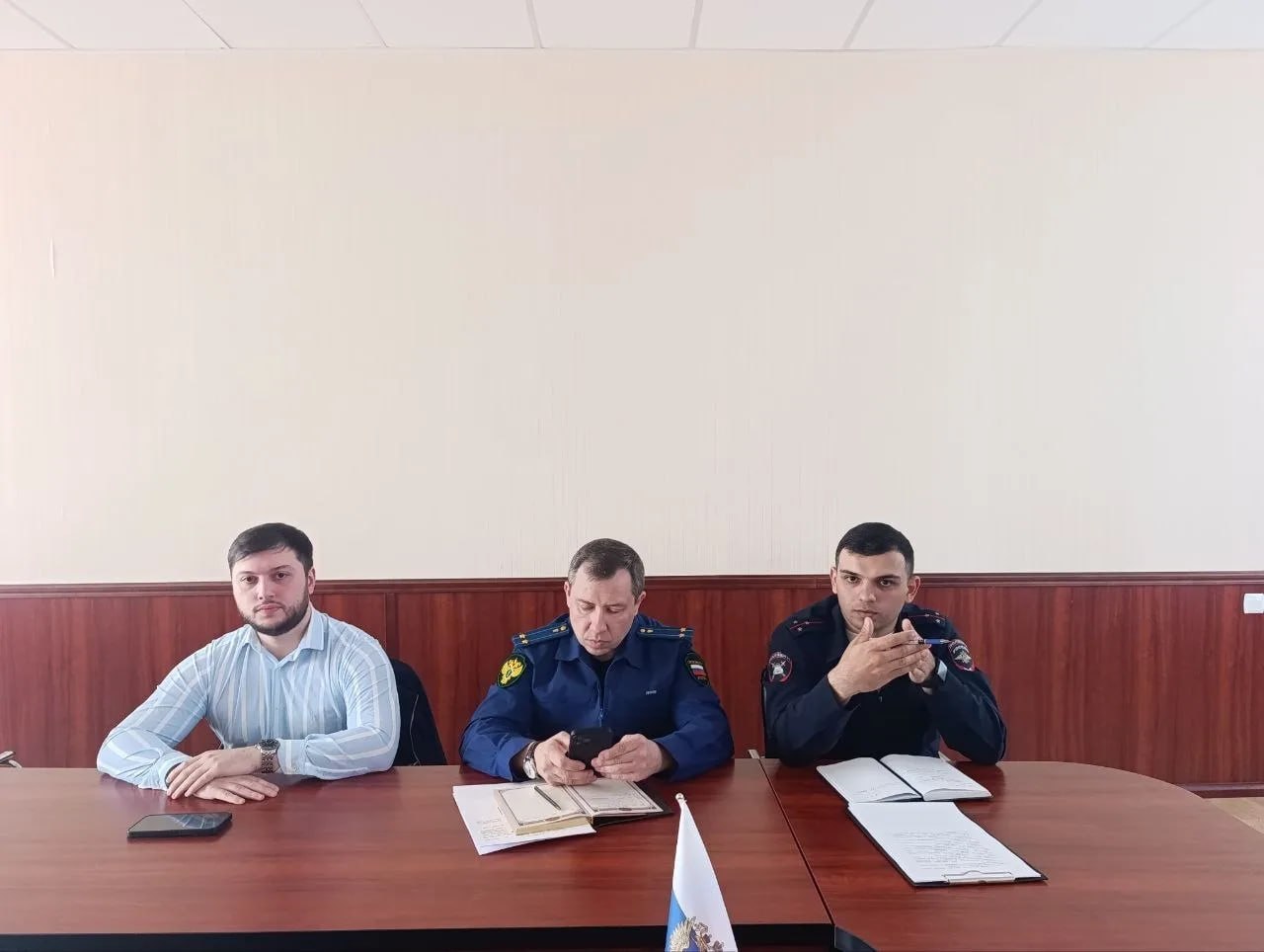 В Геническе обсудили вопросы безопасности дорожного движения В Геническе обсудили вопросы безопасности дорожного движения