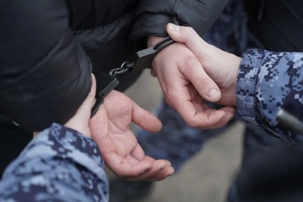 Житель Скадовска пойдет под суд за нападение на полицейских