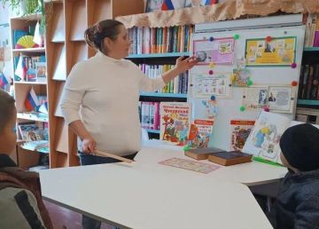 В сельской библиотеке с. Скадовка Чаплинского муниципального округа состоялся литературный вернисаж "Сказки дедушки Корнея", посвященный творчеству одного из самых любимых детских писателей — Корнея Ивановича Чуковского