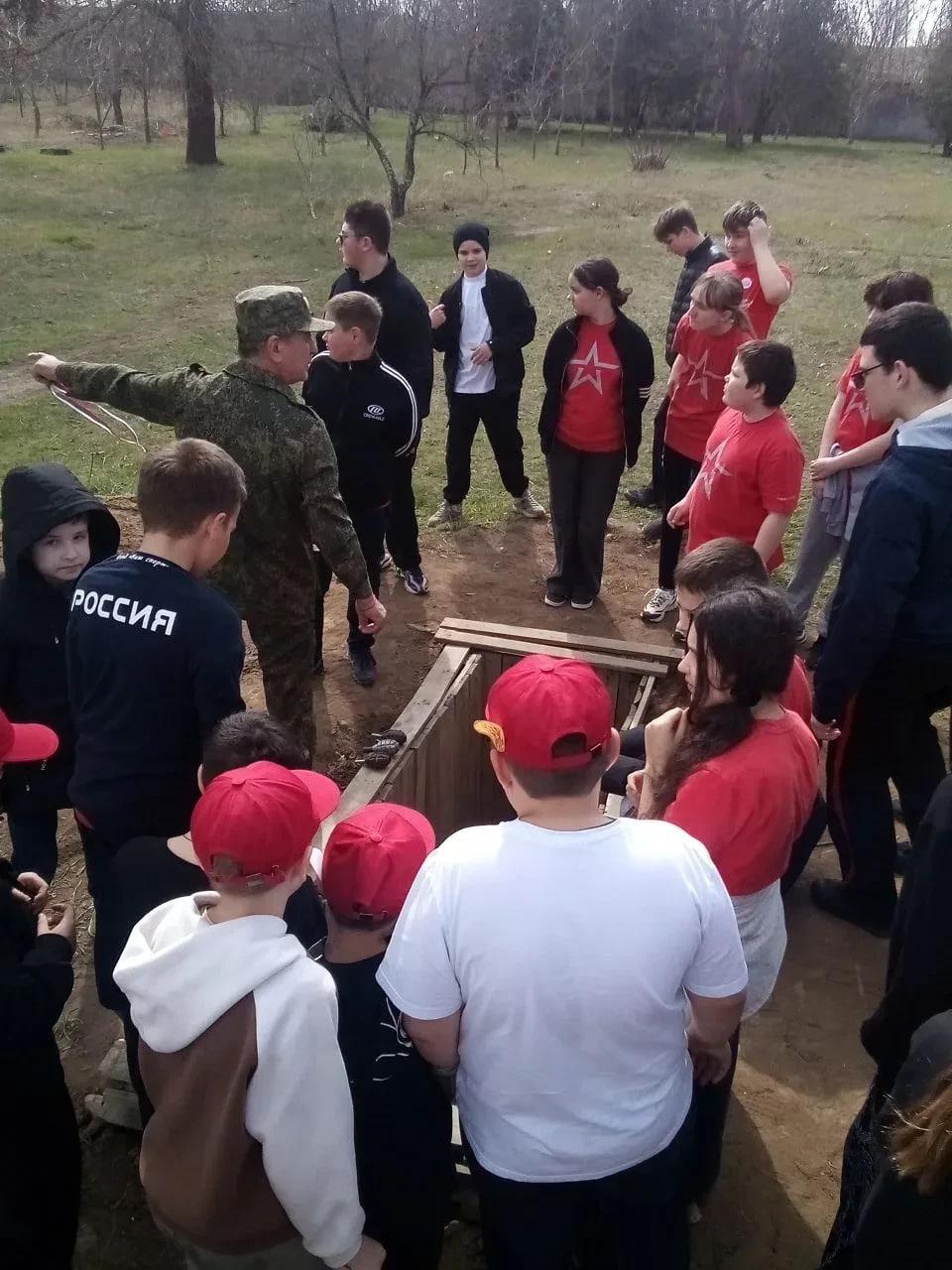 В Скадовской школе №3 прошёл отборочный тур военно-патриотической игры «Зарница»