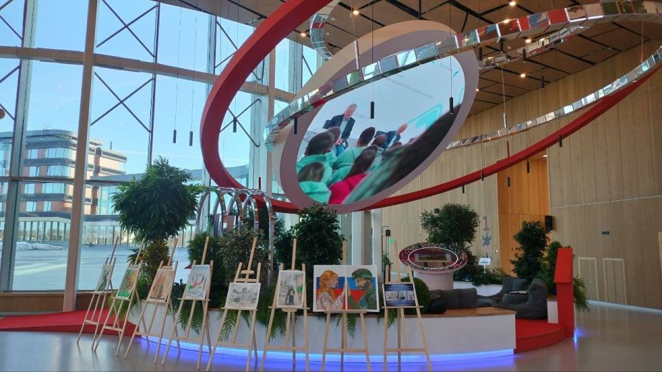 В «Сенеже» открылась выставка рисунков детей из Херсонской области В «Сенеже» открылась выставка рисунков детей из Херсонской области