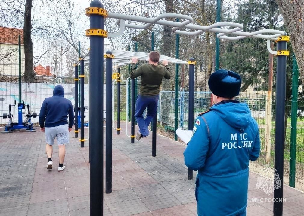 Сотрудники Главного управления МЧС России Херсонской области сдали зачеты по физической подготовке Сотрудники Главного управления МЧС России Херсонской области сдали зачеты по физической подготовке