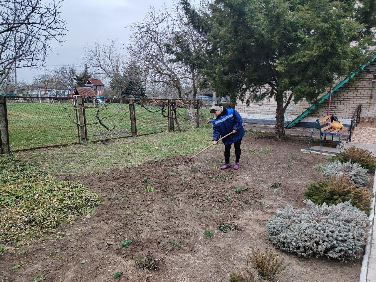 Тавричанские коммунальщики вышли на масштабную весеннюю уборку Тавричанские коммунальщики вышли на масштабную весеннюю уборку
