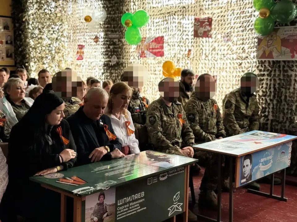 В Хлебодаровской школе открыли сразу две «Парты Героя» — дань памяти и пример для будущих поколений В Хлебодаровской школе открыли сразу две «Парты Героя» — дань памяти и пример для будущих поколений