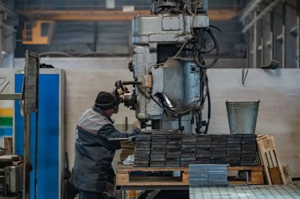 Михаил Развожаев: В Севастополе продолжают работать над инвестиционными проектами свободной экономической зоны Михаил Развожаев: В Севастополе продолжают работать над инвестиционными проектами свободной экономической зоны
