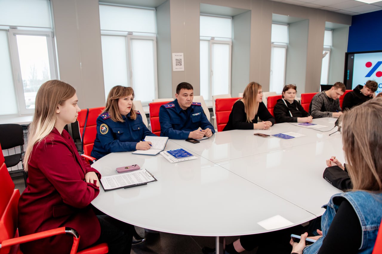 Говорить о сложном: диалог, который формирует профессионалов Говорить о сложном: диалог, который формирует профессионалов