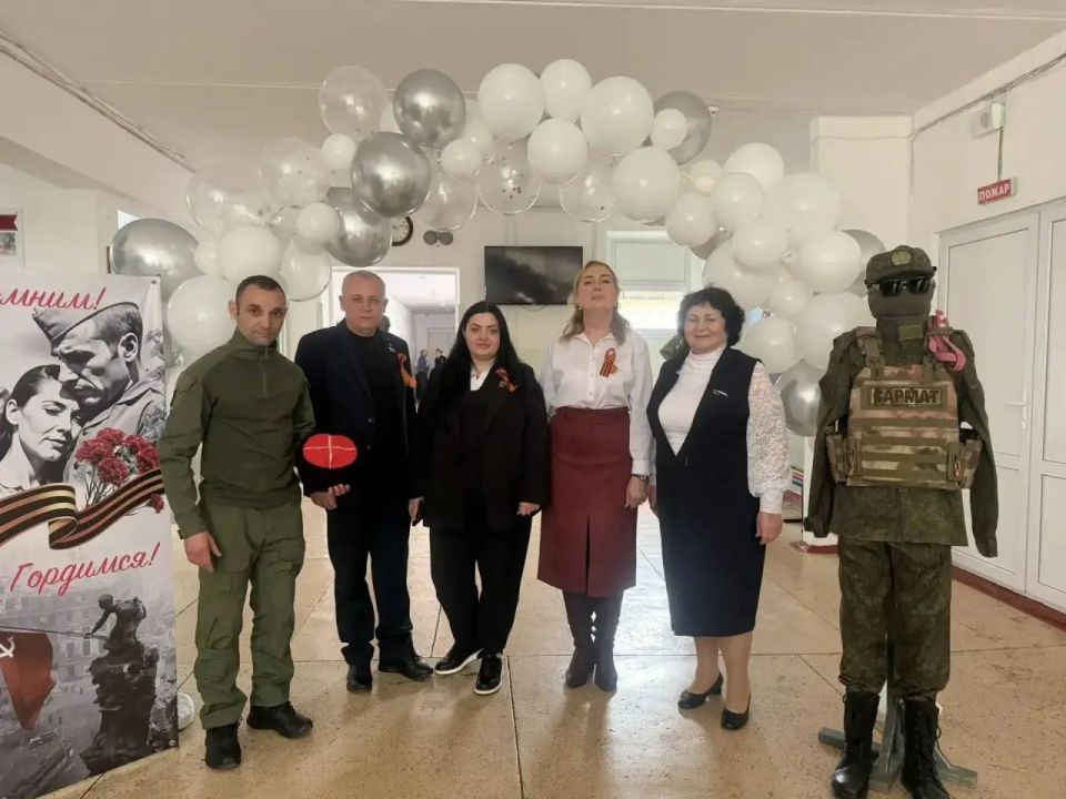 В Хлебодаровской школе открыли сразу две «Парты Героя» — дань памяти и пример для будущих поколений В Хлебодаровской школе открыли сразу две «Парты Героя» — дань памяти и пример для будущих поколений