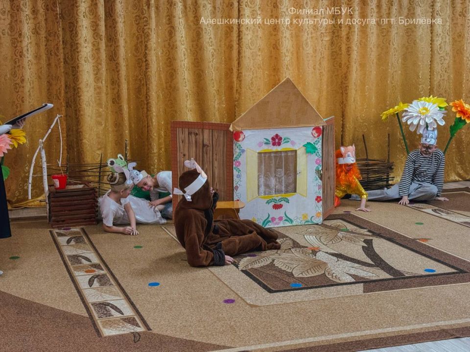 Театральная студия «Маска» выступила перед воспитанниками детского сада «Берегиня» Театральная студия «Маска» выступила перед воспитанниками детского сада «Берегиня»