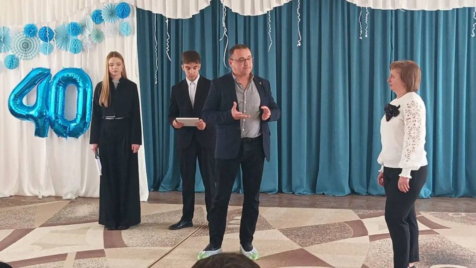 В пгт. Аскания-Нова отметили 40-летний юбилей Государственного бюджетного образовательного учреждения «Асканийский детский сад Чаплинского МО» В пгт. Аскания-Нова отметили 40-летний юбилей Государственного бюджетного образовательного учреждения «Асканийский детский сад Чаплинского МО»