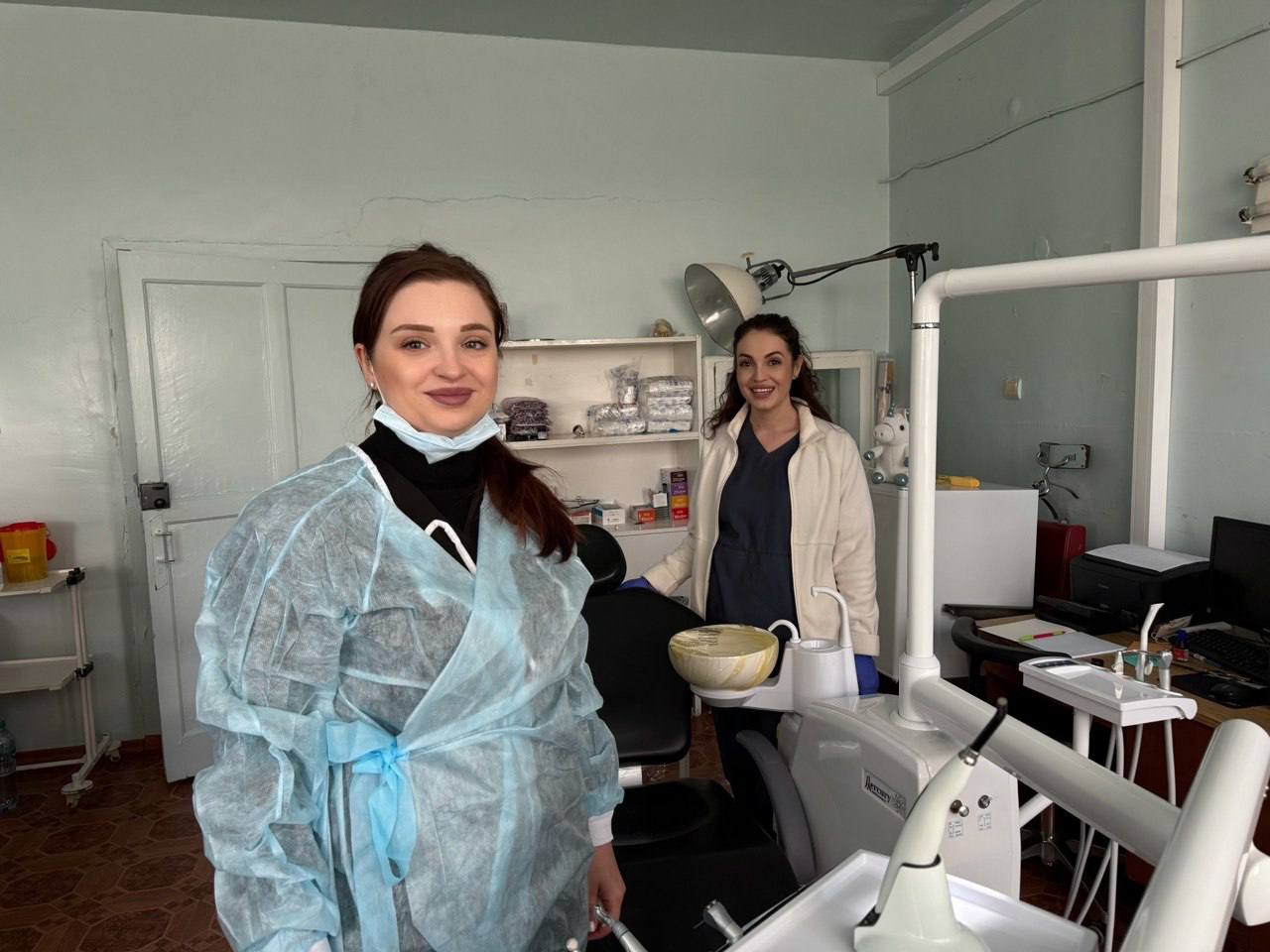 Более 150 пациентов приняли стоматологи из Адыгеи за неделю работы в Нижнесерогозской ЦРБ Более 150 пациентов приняли стоматологи из Адыгеи за неделю работы в Нижнесерогозской ЦРБ