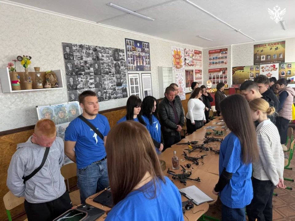 В школах Херсонской области открыли 30-ю «Парту Героя» В школах Херсонской области открыли 30-ю «Парту Героя»