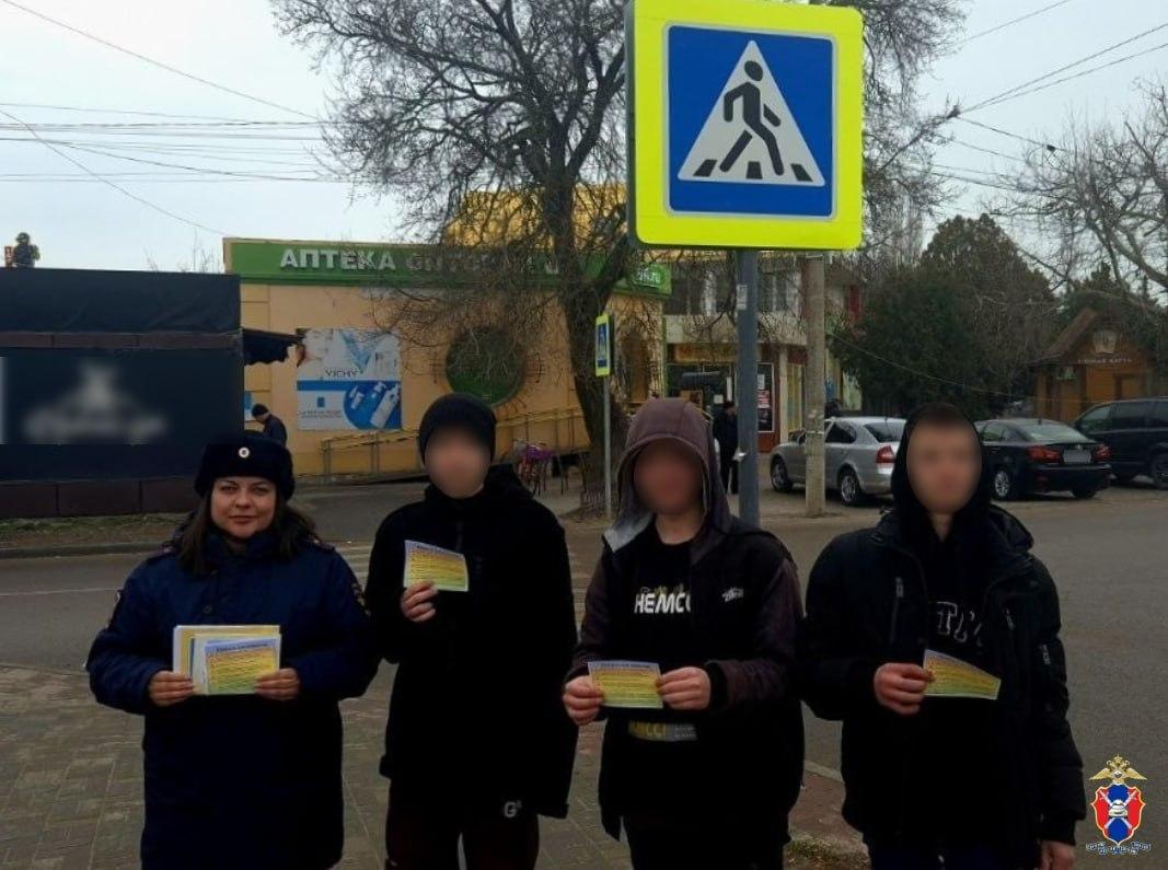 В Геническом округе Херсонской области сотрудники Госавтоинспекции провели профилактическую акцию