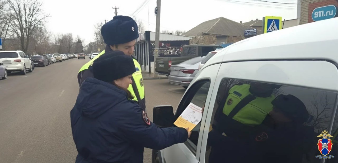 В Геническом округе Херсонской области сотрудники Госавтоинспекции провели профилактическую акцию В Геническом округе Херсонской области сотрудники Госавтоинспекции провели профилактическую акцию