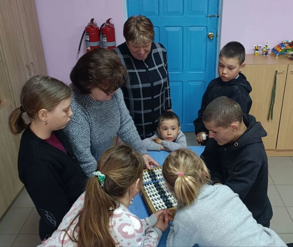 В Богдановском сельском клубе прошла интерактивная программа "Математика — это круто!" В Богдановском сельском клубе прошла интерактивная программа "Математика — это круто!"