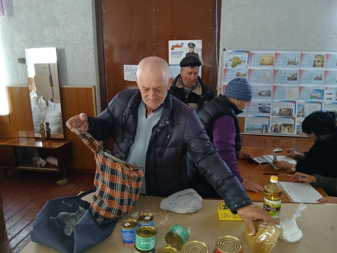 Около 500 продуктовых наборов были переданы жителям села Чернянка Около 500 продуктовых наборов были переданы жителям села Чернянка