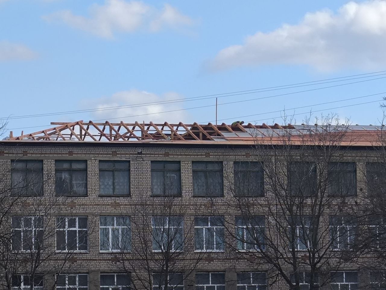 Ход ремонтных работ в Рубановской школе проинспектировали глава округа, председатель Совета депутатов и активисты «Единой России»