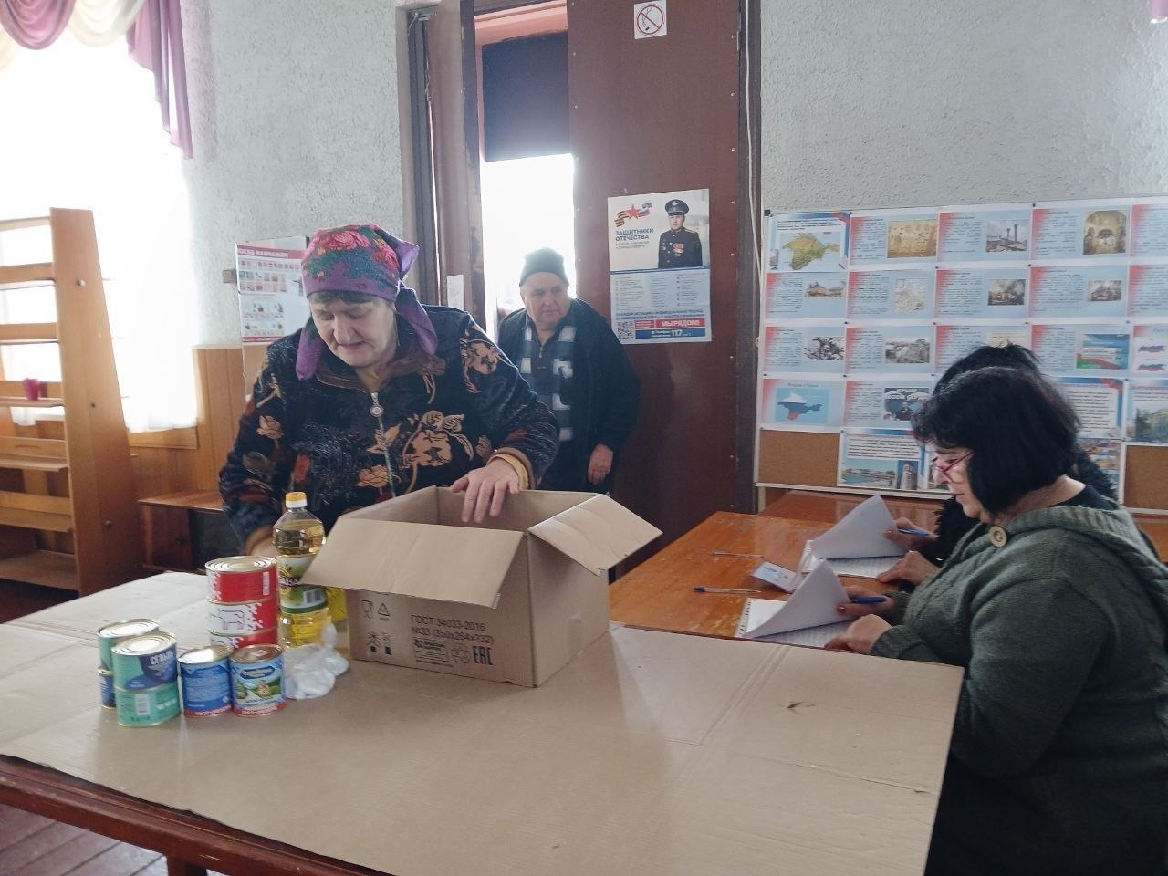Около 500 продуктовых наборов были переданы жителям села Чернянка Около 500 продуктовых наборов были переданы жителям села Чернянка