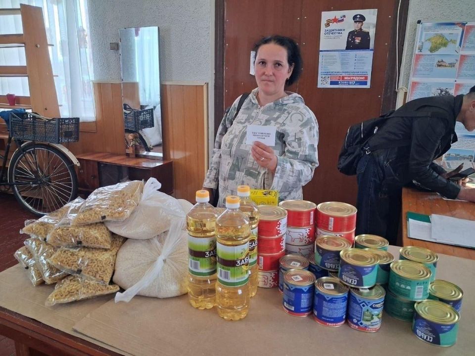 Около 500 продуктовых наборов были переданы жителям села Чернянка Около 500 продуктовых наборов были переданы жителям села Чернянка