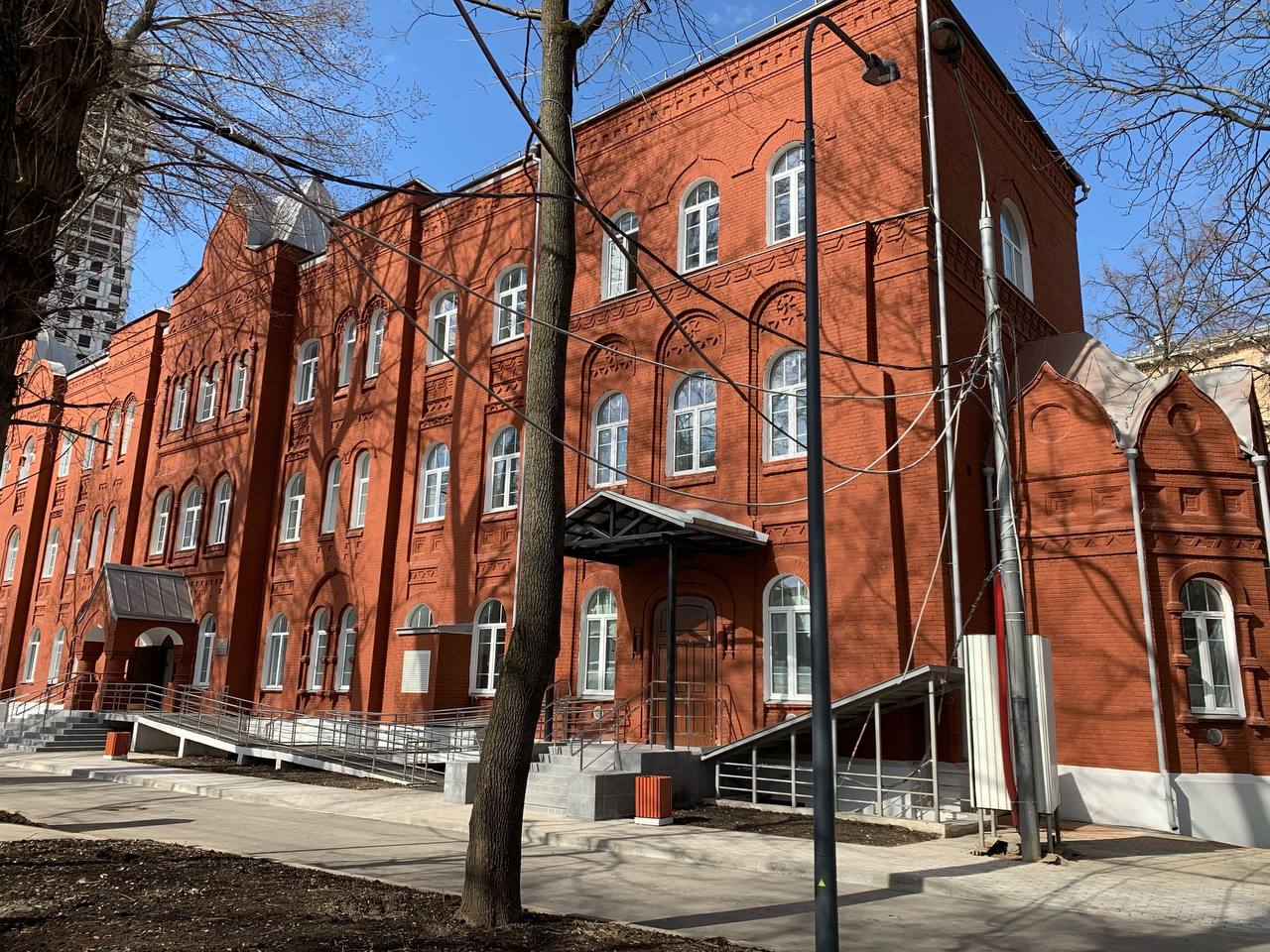 Сегодня произошло долгожданное событие! Мы несколько лет ждали дня, когда сможем показать наш новый Дом Милосердия советнику президента Российской Федерации. И сегодня Валерий Александрович Фадеев приехал посмотреть...