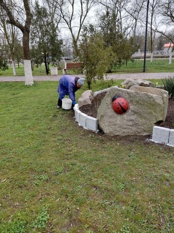Работы по благоустройству и санитарной очистке продолжаются Работы по благоустройству и санитарной очистке продолжаются
