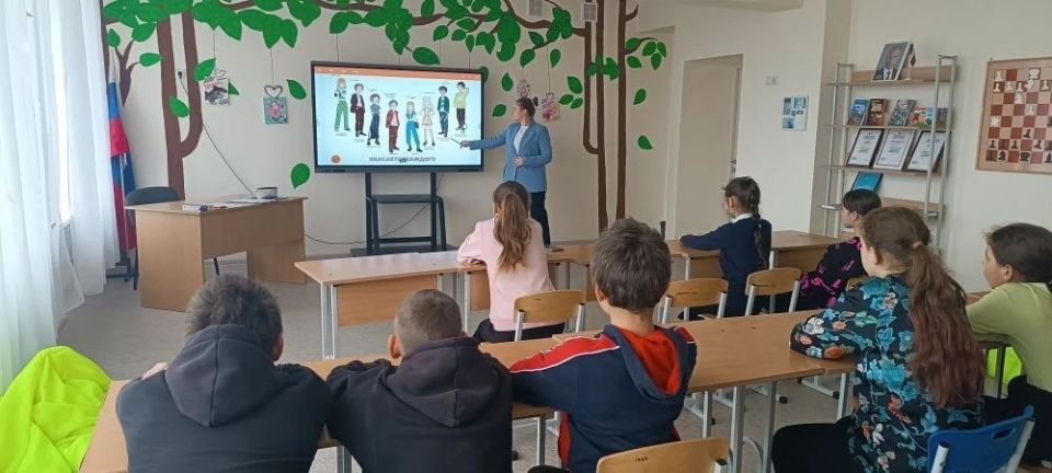 «Стоп буллинг»: круглый стол в Красненской школе «Стоп буллинг»: круглый стол в Красненской школе