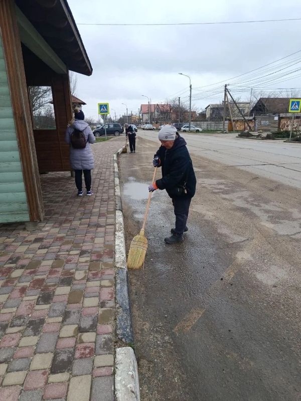 Работы по благоустройству и санитарной очистке продолжаются Работы по благоустройству и санитарной очистке продолжаются