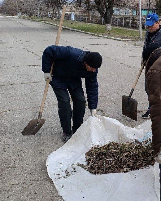В рамках месячника благоустройства, инициированного Губернатором Херсонской области, сотрудники филиала №4 муниципального бюджетного учреждения "Управление жилищно-коммунального хозяйства и благоустройства Великолепетихского... В рамках месячника благоустройства, инициированного Губернатором Херсонской области, сотрудники филиала №4 муниципального бюджетного учреждения "Управление жилищно-коммунального хозяйства и благоустройства Великолепетихского...