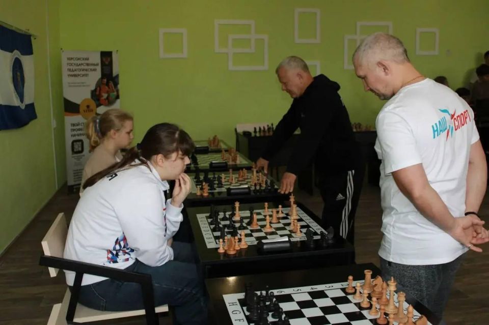 Новый шахматный клуб «Гамбит» в Херсонском педагогическом университете Новый шахматный клуб «Гамбит» в Херсонском педагогическом университете
